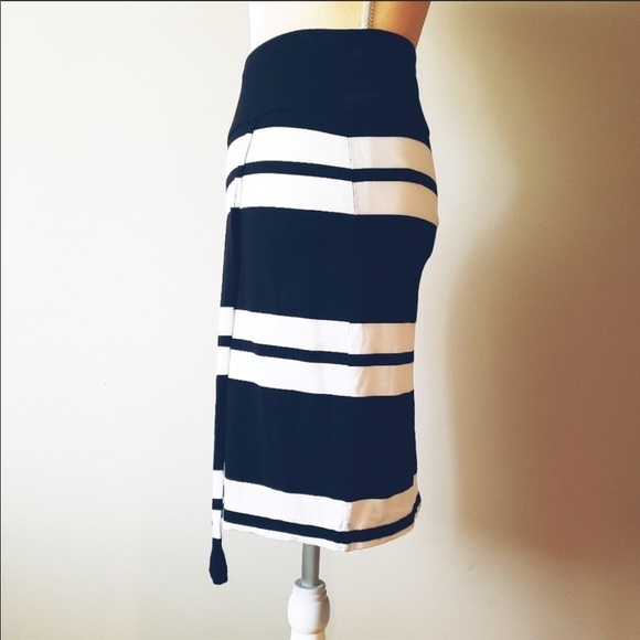 Athleta Black and White STRIPED ASYMMETRICAL SKIRT Faux Wrap XS - Picture 4 of 9